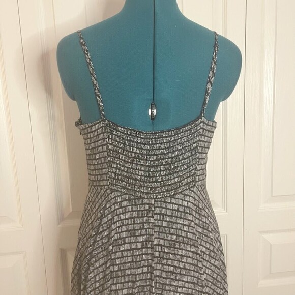 Old Navy Casual Lightweight Smocked Pleated Unlined Printed Fit & Flare Dress - Picture 10 of 13